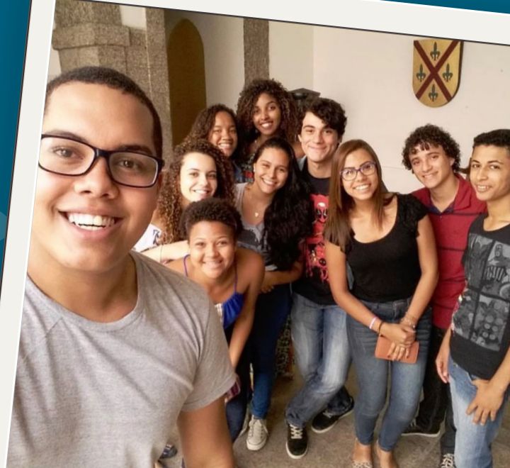 Jhon aos 18 anos com uma turma