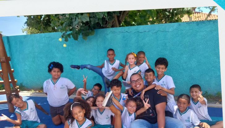 Jhon com sua turma de alfabetização